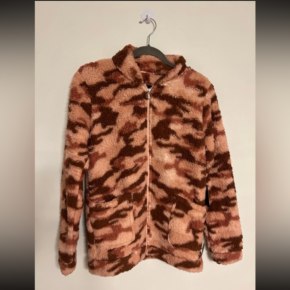 NWT BSP fuzzy warn zip up coat